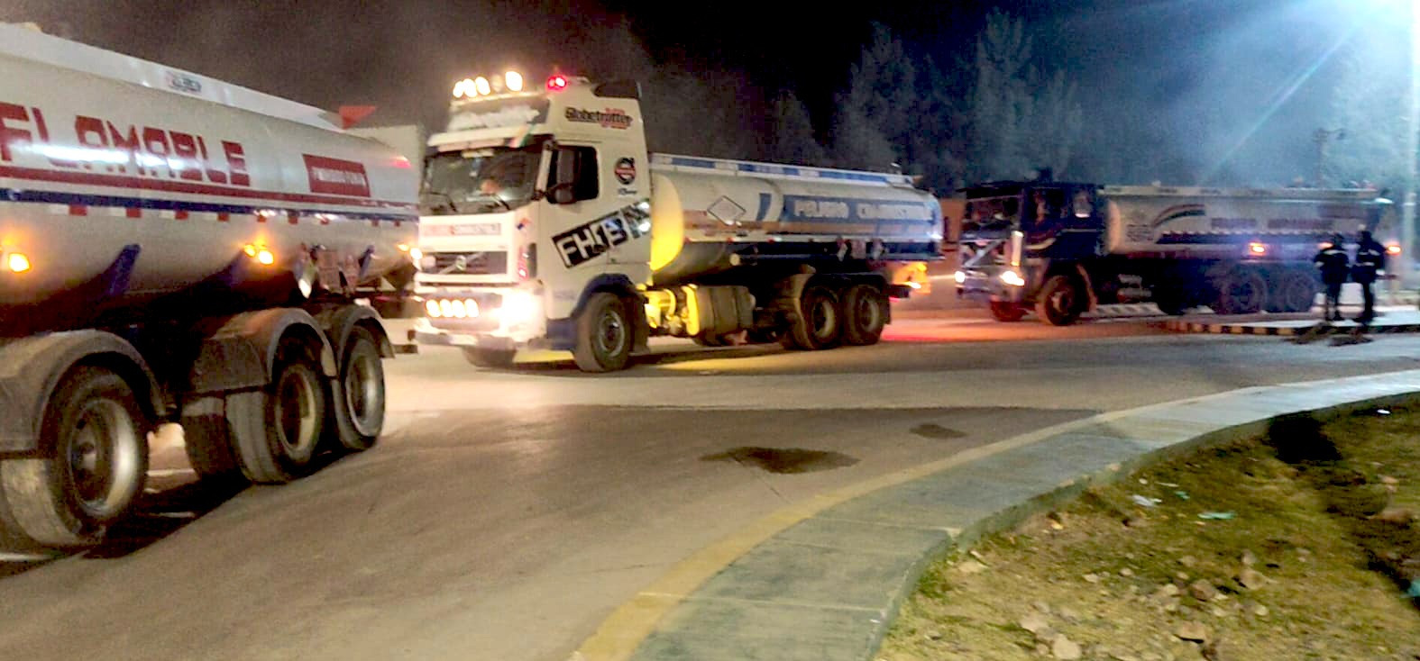 YPFB despacha convoy de cisternas para abastecer de combustible a La Paz y El Alto