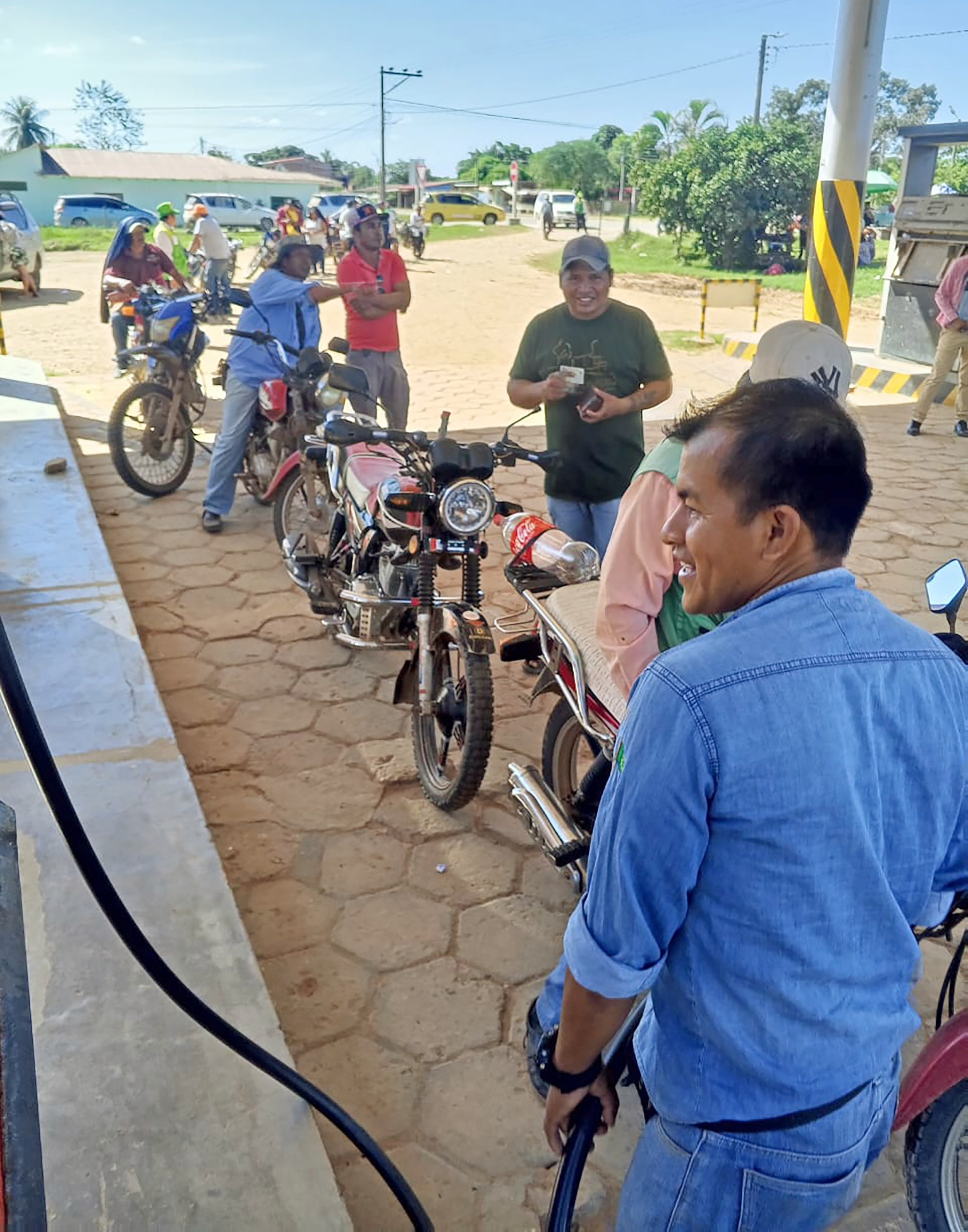 Cisterna móvil de YPFB llega a San Borja y comercializa 24.000 litros de gasolina