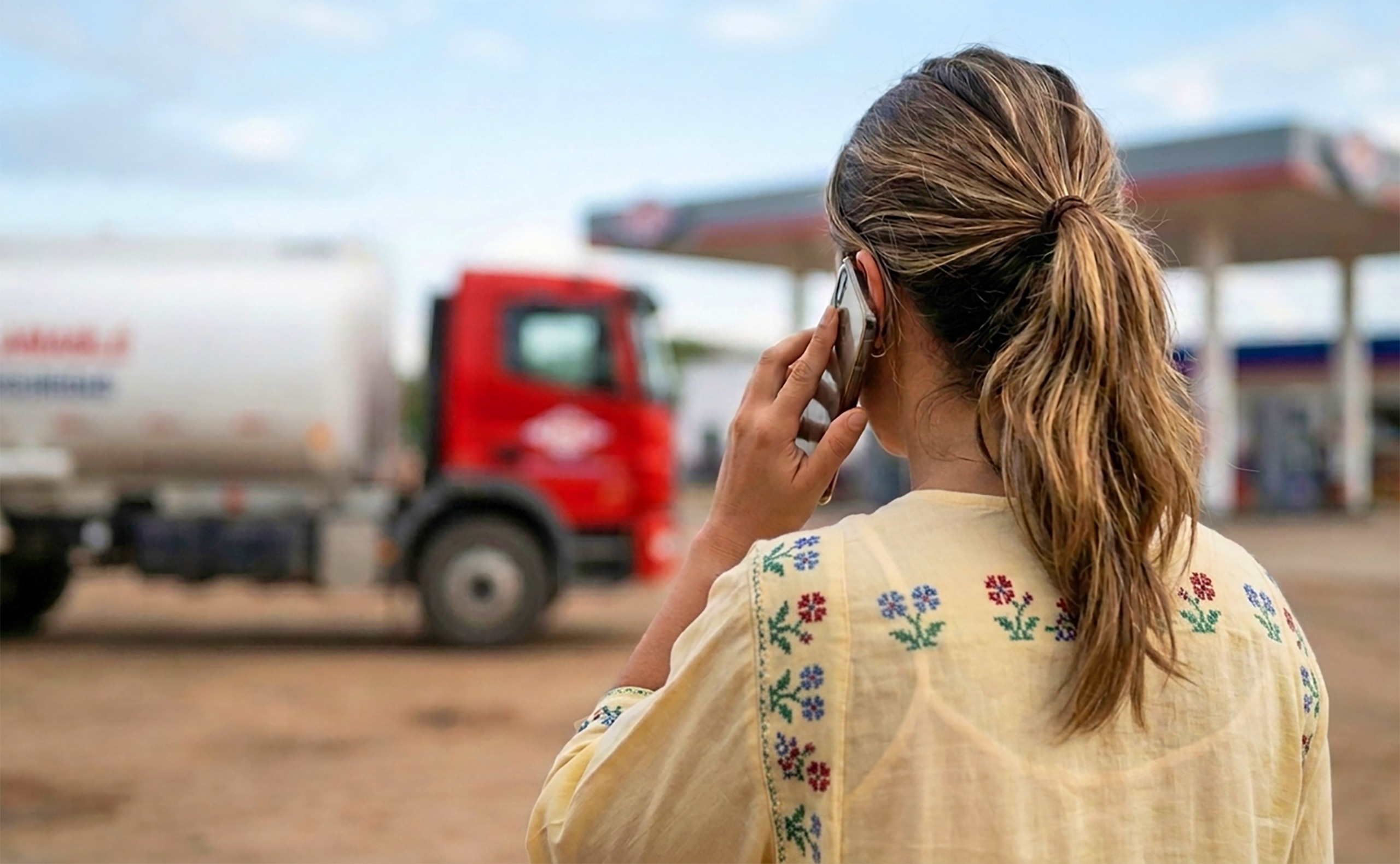 YPFB habilita 8 números de WhatsApp para informar sobre el abastecimiento de combustibles en Bolivia