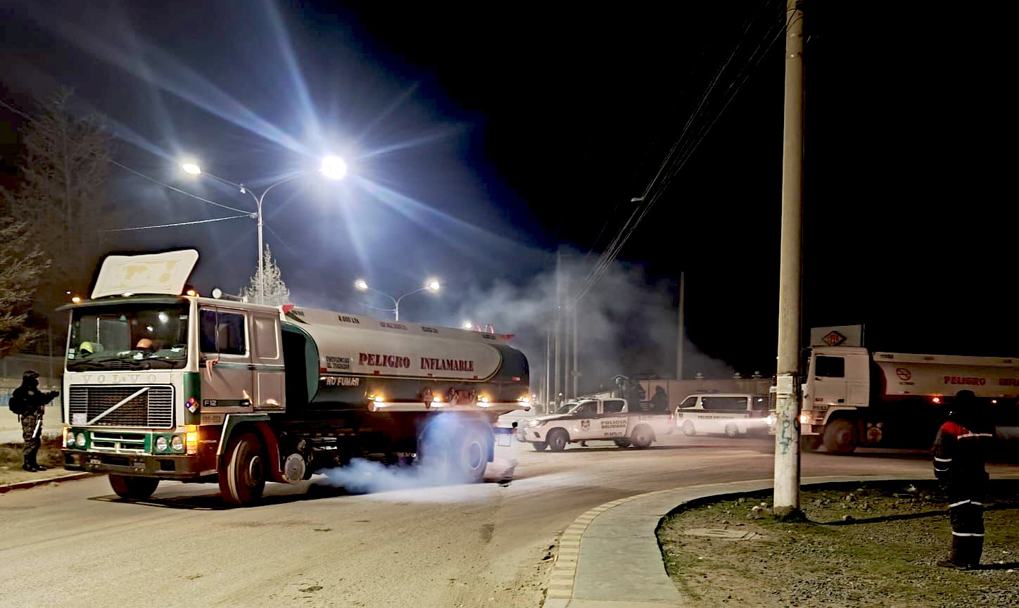 YPFB despacha 602.000 litros de gasolina y 18.326 garrafas de GLP desde planta Senkata gracias al desbloqueo
