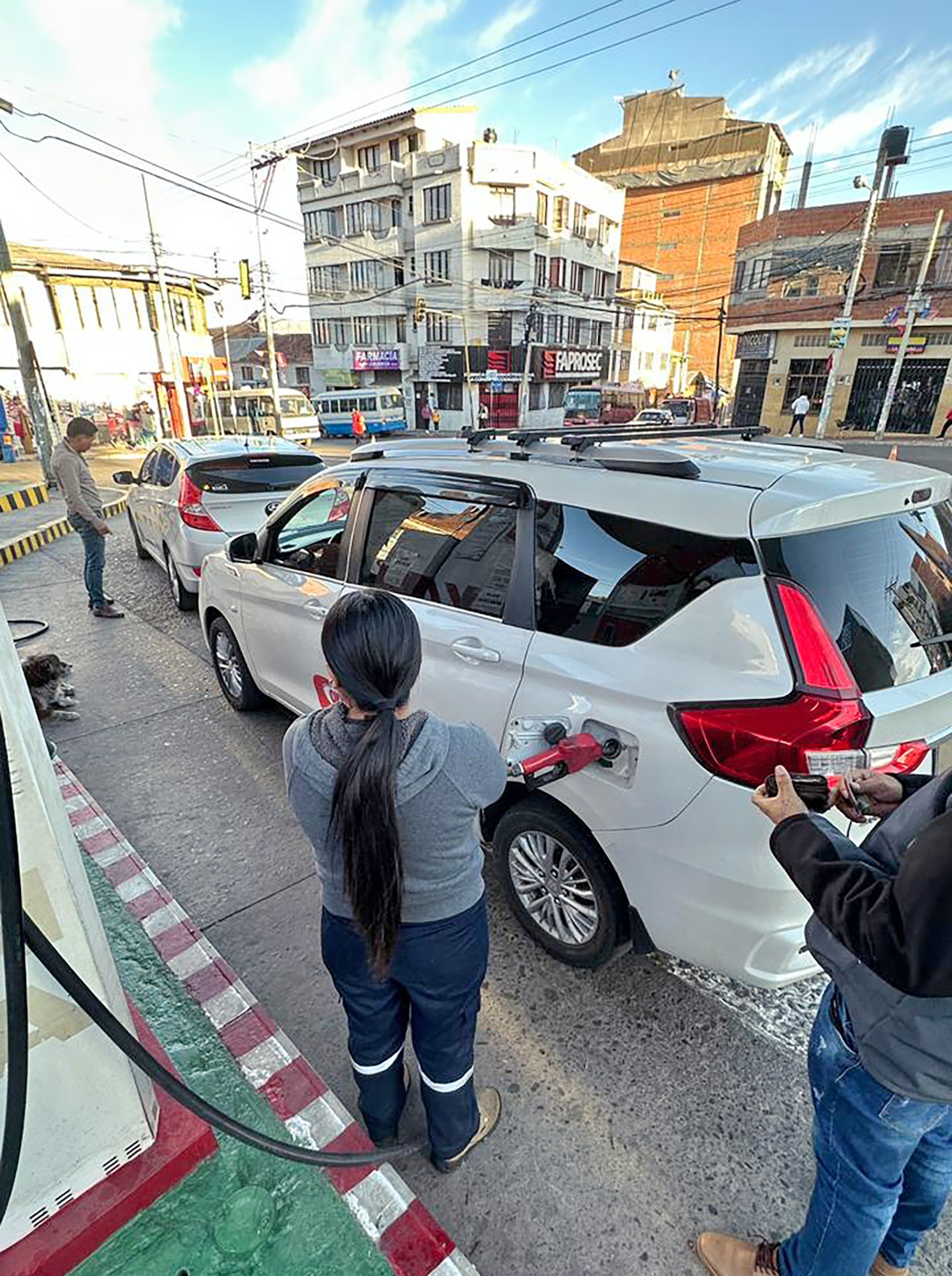 YPFB abastece a Chuquisaca con 412.600 litros de combustibles y 7.000 garrafas de GLP