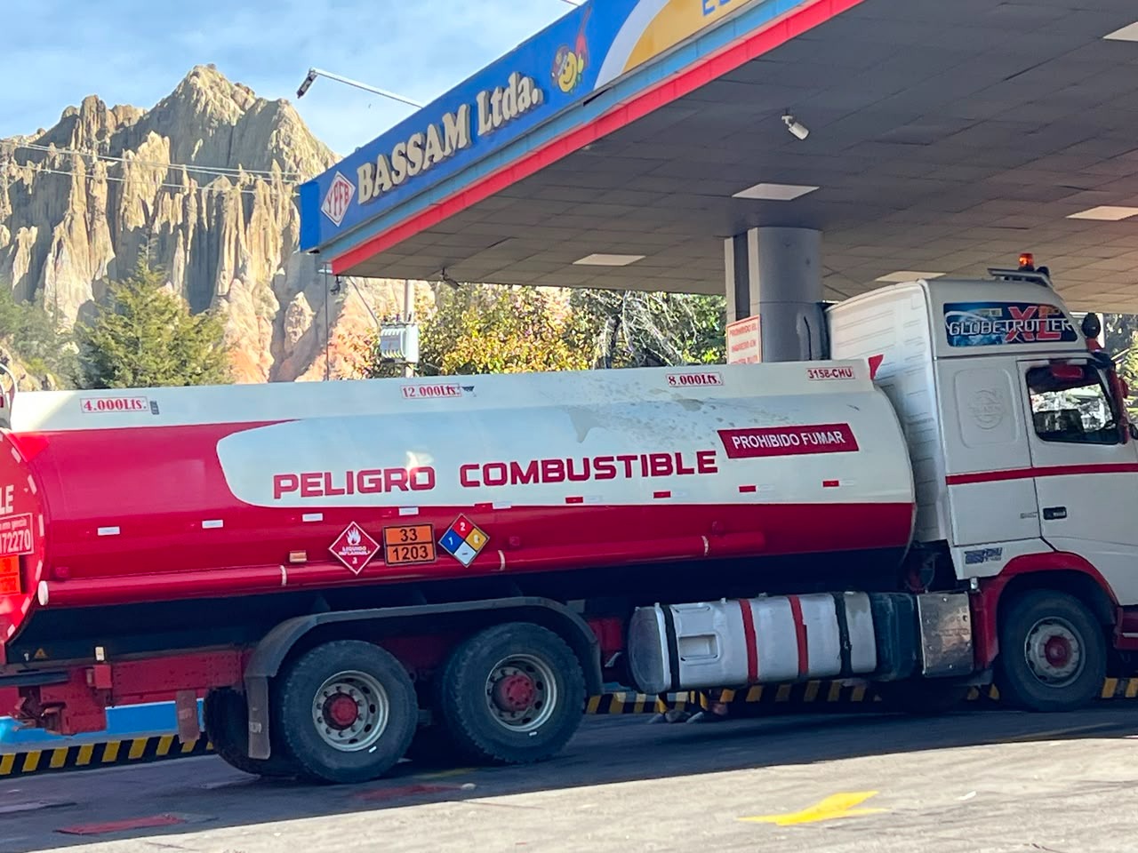 YPFB amplía a 4 millones de litros los despachos de diésel y gasolina para La Paz
