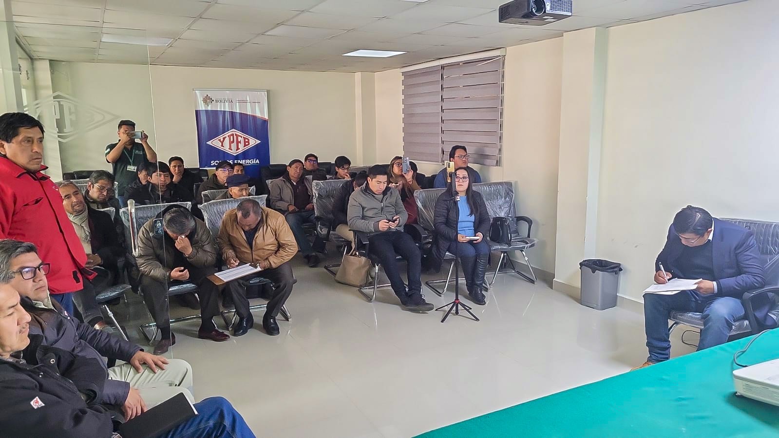 Brigada Parlamentaria de Potosí destaca acciones de YPFB y ANH para fortalecer el abastecimiento de combustibles
