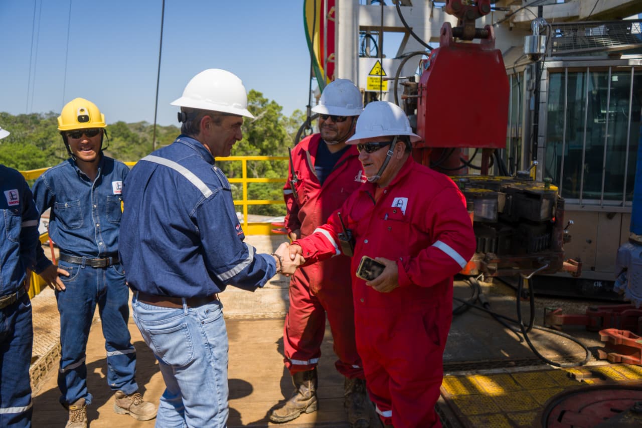 Presidente Paz da inicio a la perforación del pozo Junín-9D, estratégico para recuperar reservas de gas para el país