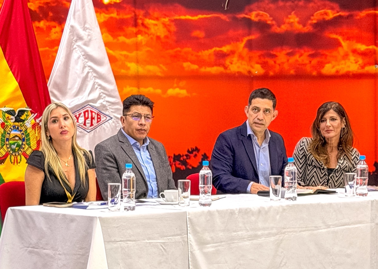 YPFB capacita a ejecutivos y gerentes en ética pública y código de conducta