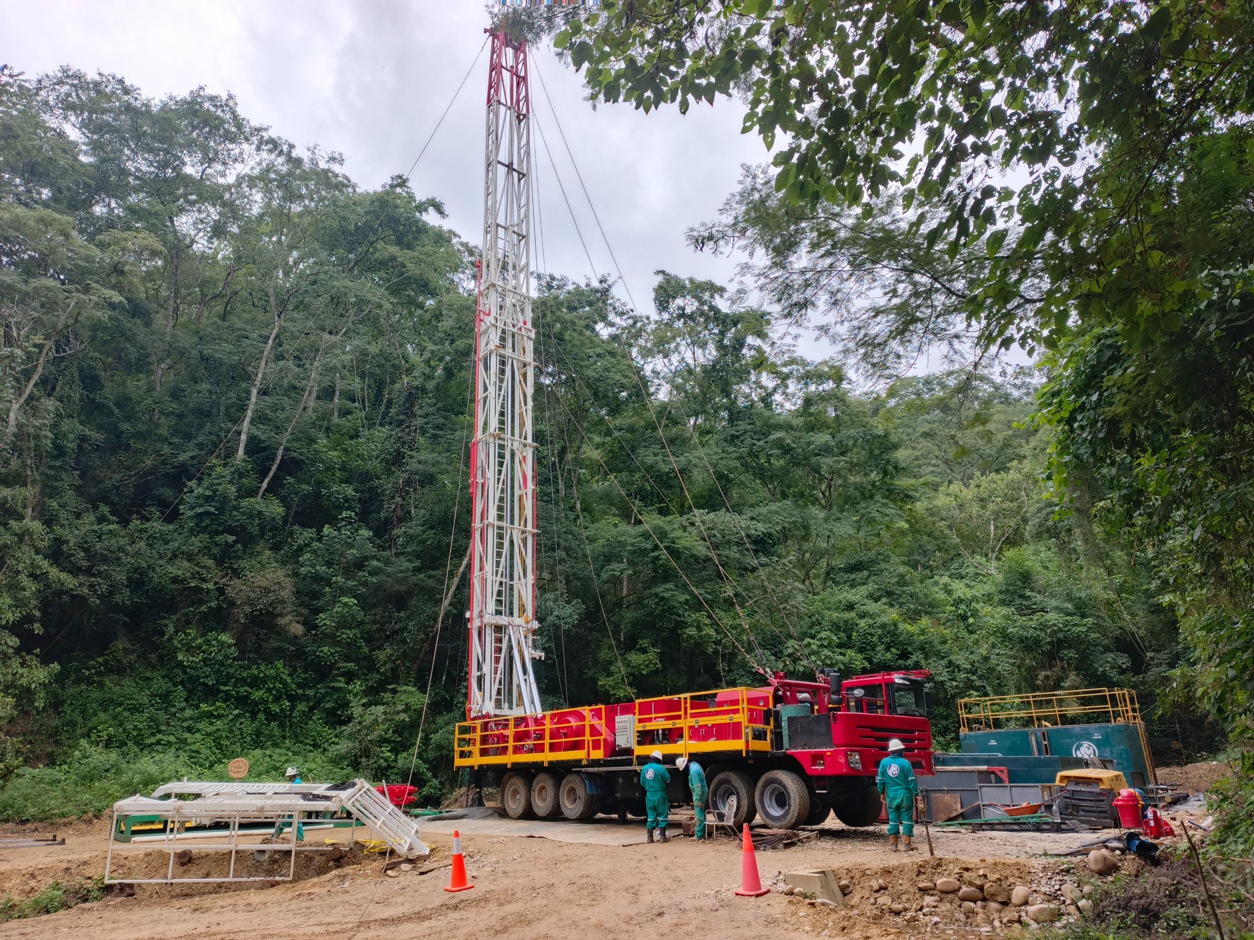 YPFB interviene 11 pozos en Bermejo y Toro para incrementar la producción de petróleo